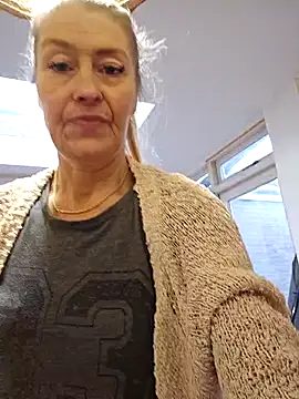 Snapshot of lisalustjouw chatting on January 2025 12:03:02 PM lisalustjouw online show from January 2025 12:03:02 PM