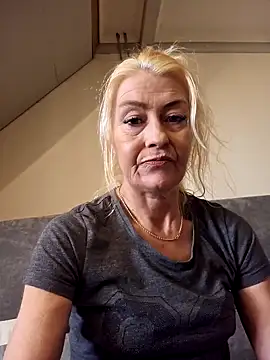 Snapshot of lisalustjouw chatting on March 2025 09:17:02 AM lisalustjouw online show from March 2025 09:17:02 AM