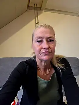 Snapshot of lisalustjouw chatting on September 2025 12:18:01 PM lisalustjouw online show from September 2025 12:18:01 PM