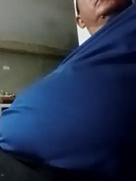 Snapshot of luchoarr chatting on November 2025 03:17:01 AM luchoarr online show from November 2025 03:17:01 AM