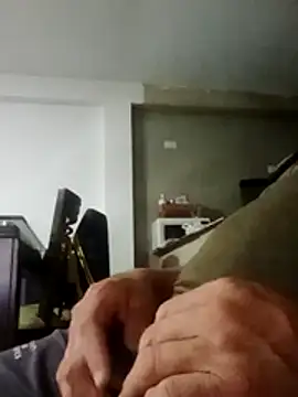 Snapshot of luchoarr chatting on February 2026 03:10:01 AM luchoarr online show from February 2026 03:10:01 AM