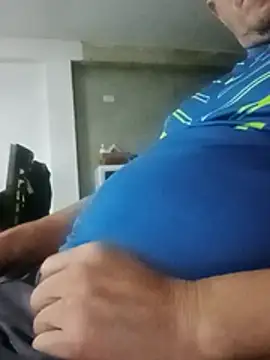 Snapshot of luchoarr chatting on February 2026 03:03:01 AM luchoarr online show from February 2026 03:03:01 AM