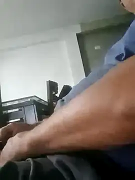 Snapshot of luchoarr chatting on February 2026 03:02:01 AM luchoarr online show from February 2026 03:02:01 AM