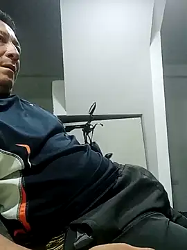 Snapshot of luchoarr chatting on February 2026 11:47:02 PM luchoarr online show from February 2026 11:47:02 PM