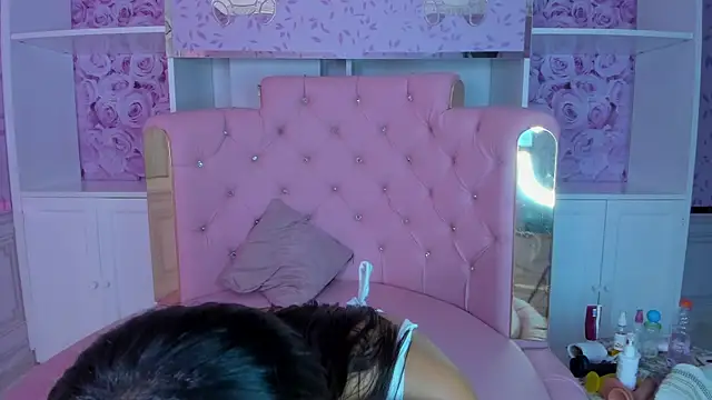 sheyla sweet18 online show from December 2024 11:45:01 PM