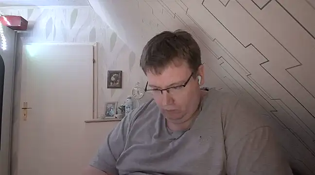 der alex38 online show from February 2025 10:33:01 PM