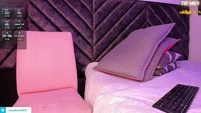 Luca ferrer  online show from December 2024 04:43:02 AM