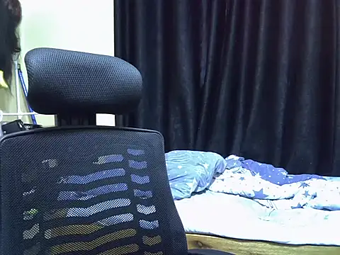 Snapshot of Horny-slut_ chatting on October 2025 11:36:01 AM Horny-slut online show from October 2025 11:36:01 AM