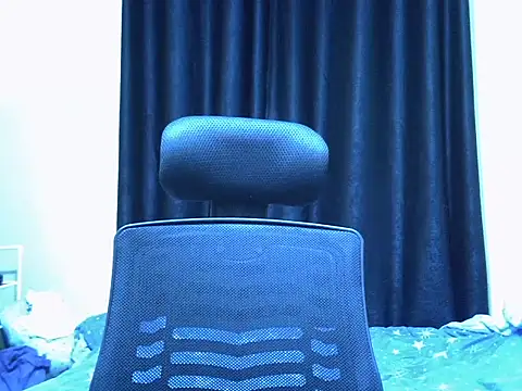 Snapshot of Horny-slut_ chatting on November 2025 04:24:01 PM Horny-slut online show from November 2025 04:24:01 PM