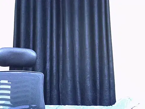 Snapshot of Horny-slut_ chatting on November 2025 03:39:02 AM Horny-slut online show from November 2025 03:39:02 AM