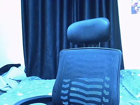 Snapshot of Horny-slut_ chatting on January 2026 04:40:02 AM Horny-slut online show from January 2026 04:40:02 AM