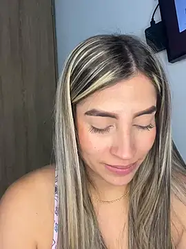 Snapshot of Issabela_G1 chatting on December 2024 05:52:02 AM Issabela G1 online show from December 2024 05:52:02 AM