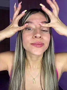 Snapshot of Issabela_G1 chatting on February 2025 07:30:02 AM Issabela G1 online show from February 2025 07:30:02 AM