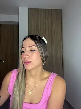 Snapshot of Issabela_G1 chatting on February 2025 03:26:01 AM Issabela G1 online show from February 2025 03:26:01 AM