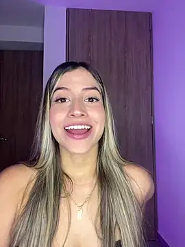 Snapshot of Issabela_G1 chatting on February 2025 12:46:01 AM Issabela G1 online show from February 2025 12:46:01 AM