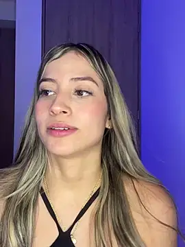 Snapshot of Issabela_G1 chatting on March 2025 01:05:01 AM Issabela G1 online show from March 2025 01:05:01 AM