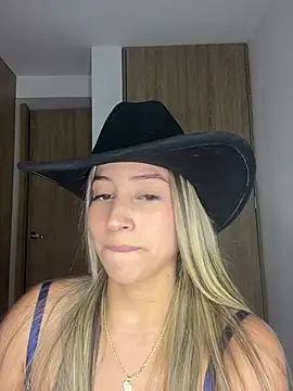 Snapshot of Issabela_G1 chatting on March 2025 03:52:02 AM Issabela G1 online show from March 2025 03:52:02 AM