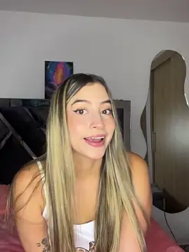 Snapshot of Issabela_G1 chatting on September 2025 11:39:02 PM Issabela G1 online show from September 2025 11:39:02 PM