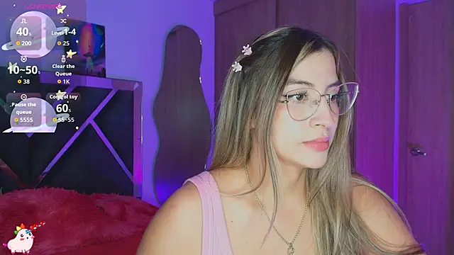 Snapshot of Issabela_G1 chatting on December 2025 02:49:01 AM Issabela G1 online show from December 2025 02:49:01 AM