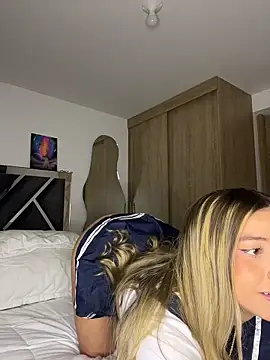 Snapshot of Issabela_G1 chatting on February 2026 02:05:01 AM Issabela G1 online show from February 2026 02:05:01 AM