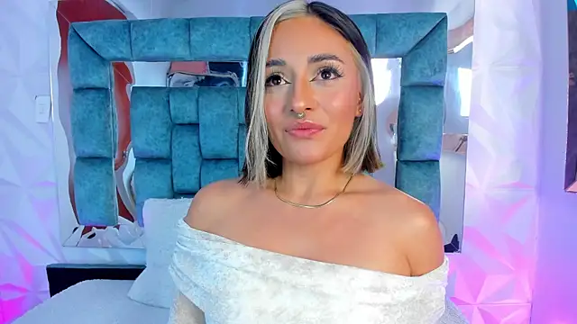 Snapshot of Nanda_Vixen chatting on January 2025 06:13:02 AM Nanda Vixen online show from January 2025 06:13:02 AM