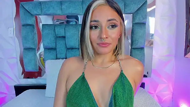 Snapshot of Nanda_Vixen chatting on January 2025 06:24:02 AM Nanda Vixen online show from January 2025 06:24:02 AM