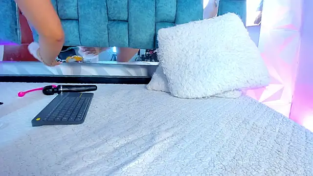 Snapshot of Nanda_Vixen chatting on February 2025 01:59:01 PM Nanda Vixen online show from February 2025 01:59:01 PM