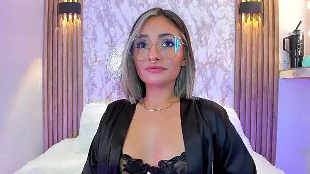 Snapshot of Nanda_Vixen chatting on February 2025 08:07:01 AM Nanda Vixen online show from February 2025 08:07:01 AM