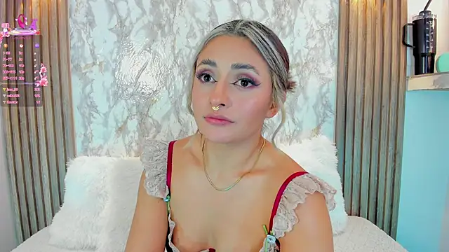 Snapshot of Nanda_Vixen chatting on March 2025 08:18:02 AM Nanda Vixen online show from March 2025 08:18:02 AM