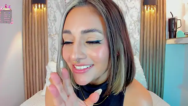 Snapshot of Nanda_Vixen chatting on March 2025 05:24:02 AM Nanda Vixen online show from March 2025 05:24:02 AM