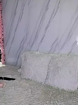 Snapshot of Nanda_Vixen chatting on September 2025 11:32:02 PM Nanda Vixen online show from September 2025 11:32:02 PM