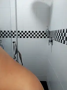 Snapshot of Nanda_Vixen chatting on September 2025 09:42:01 PM Nanda Vixen online show from September 2025 09:42:01 PM