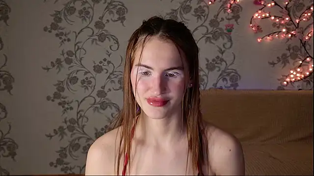Snapshot of Felicia-Star chatting on April 2026 07:00:02 PM Felicia-Star online show from April 2026 07:00:02 PM