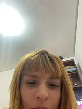 Snapshot of spacegirlll chatting on December 2025 12:04:01 AM spacegirlll online show from December 2025 12:04:01 AM