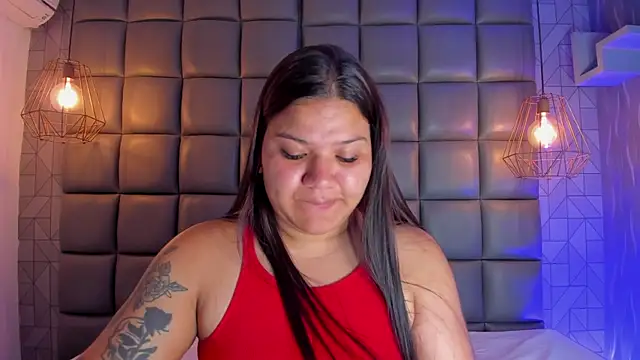 Snapshot of mile_uribe chatting on March 2025 06:05:02 AM mile uribe online show from March 2025 06:05:02 AM