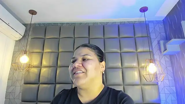 Snapshot of mile_uribe chatting on September 2025 03:30:02 AM mile uribe online show from September 2025 03:30:02 AM