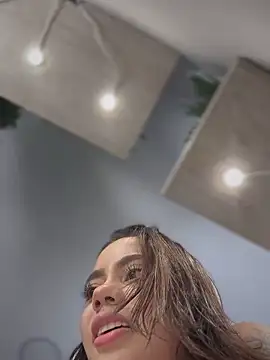 Snapshot of Aryrosee chatting on December 2024 07:35:01 AM Aryrosee online show from December 2024 07:35:01 AM