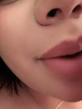 Snapshot of Aryrosee chatting on January 2025 01:31:01 AM Aryrosee online show from January 2025 01:31:01 AM