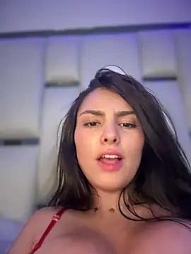 Snapshot of Maddy_Rouse_ chatting on January 2025 04:04:01 AM Maddy Rouse online show from January 2025 04:04:01 AM