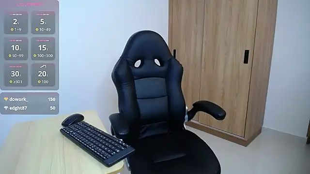 Snapshot of karoll_marquez chatting on December 2025 04:21:01 AM karoll marquez online show from December 2025 04:21:01 AM