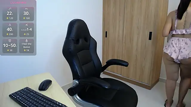 Snapshot of karoll_marquez chatting on February 2026 05:11:02 PM karoll marquez online show from February 2026 05:11:02 PM