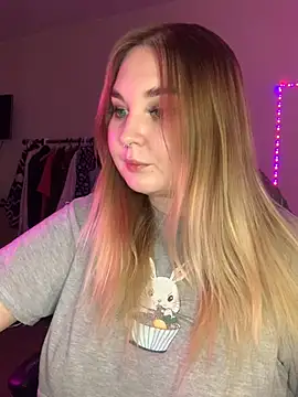 Greeenfriends6969 online show from February 2025 07:41:02 PM