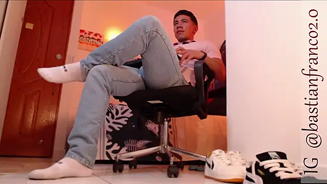 Snapshot of marc_ginale chatting on December 2024 07:14:01 AM marc ginale online show from December 2024 07:14:01 AM