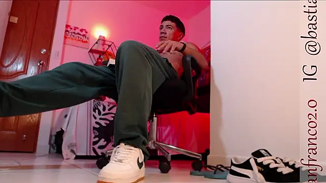 Snapshot of marc_ginale chatting on December 2024 07:54:01 AM marc ginale online show from December 2024 07:54:01 AM