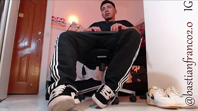 Snapshot of marc_ginale chatting on December 2024 05:02:01 AM marc ginale online show from December 2024 05:02:01 AM