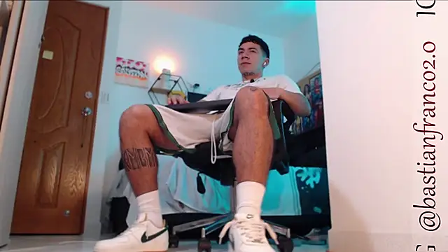 Snapshot of marc_ginale chatting on December 2024 04:02:02 AM marc ginale online show from December 2024 04:02:02 AM