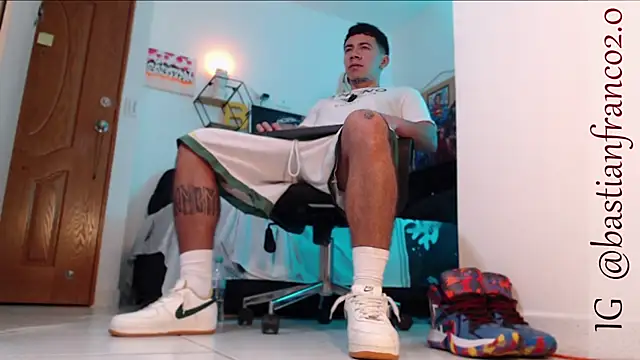 Snapshot of marc_ginale chatting on December 2024 07:07:02 AM marc ginale online show from December 2024 07:07:02 AM