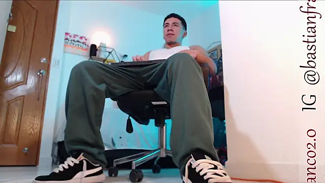 Snapshot of marc_ginale chatting on December 2024 03:03:01 AM marc ginale online show from December 2024 03:03:01 AM