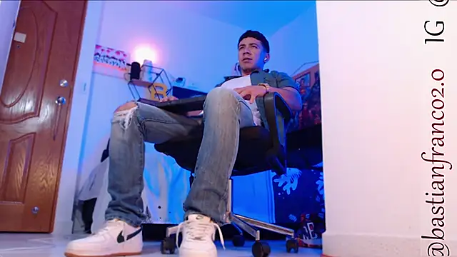 Snapshot of marc_ginale chatting on December 2024 11:37:01 PM marc ginale online show from December 2024 11:37:01 PM