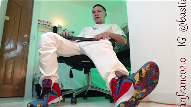 Snapshot of marc_ginale chatting on December 2024 02:35:02 AM marc ginale online show from December 2024 02:35:02 AM